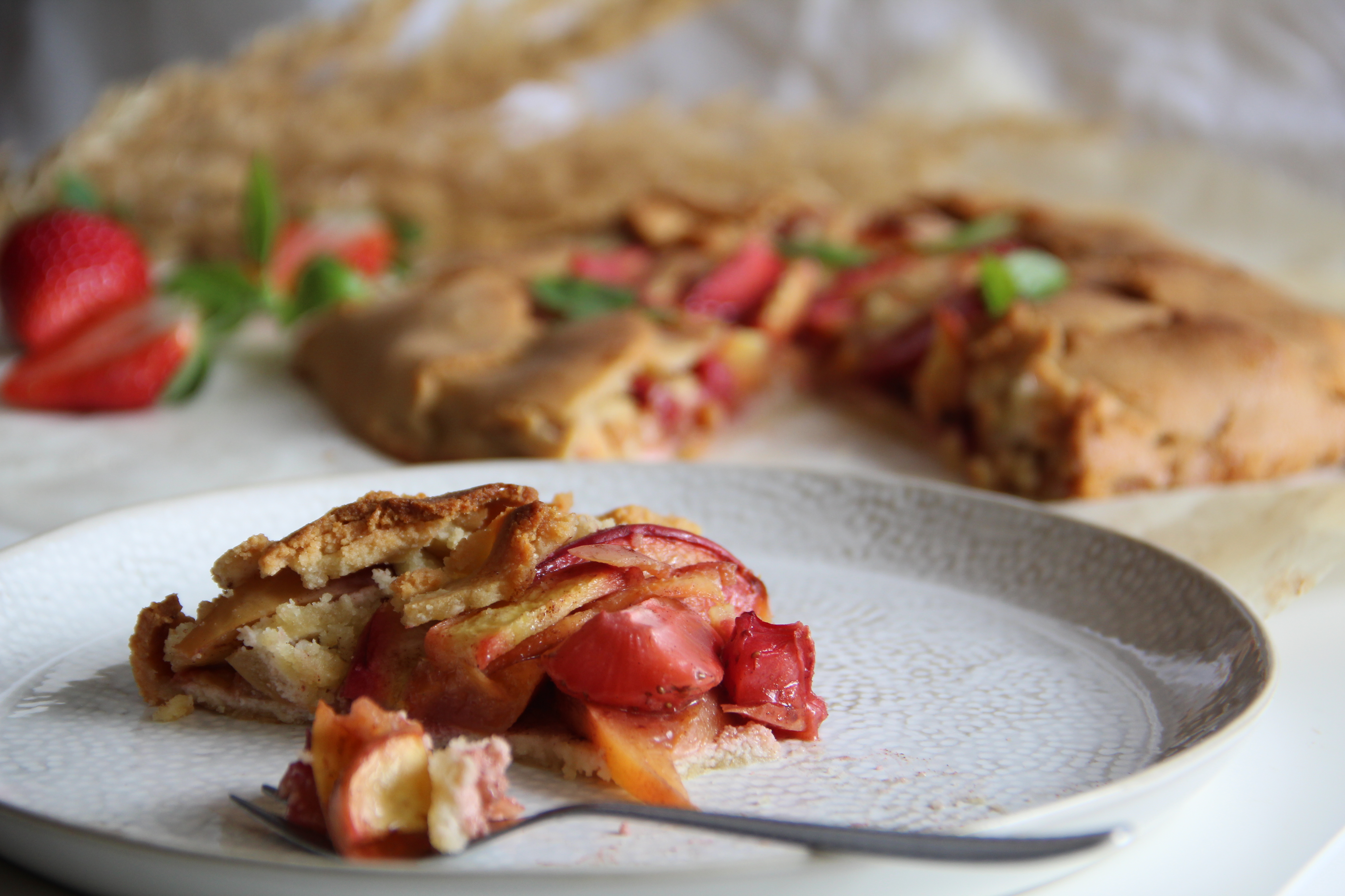 Broskyňovo-jahodový galette bez múky